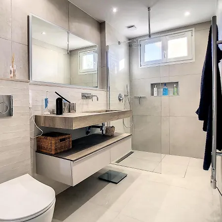 Apartment Penthhouse 2 Bedroom 2 Mins From The Croisette 335